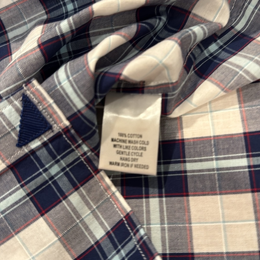 Untuck it Blue and White Button Down Shirt Classic Plaid Design - Picture 4 of 4